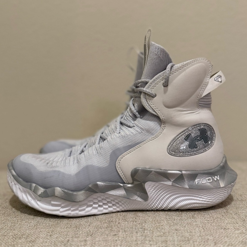 Under Armour Women's Highlight Ace Volleyball Shoe Sneaker Silver White High-Top